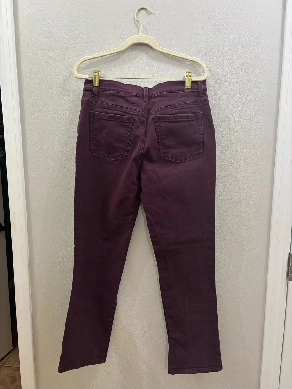 Gloria Vanderbilt Straight-Leg Jeans in Deep Plum